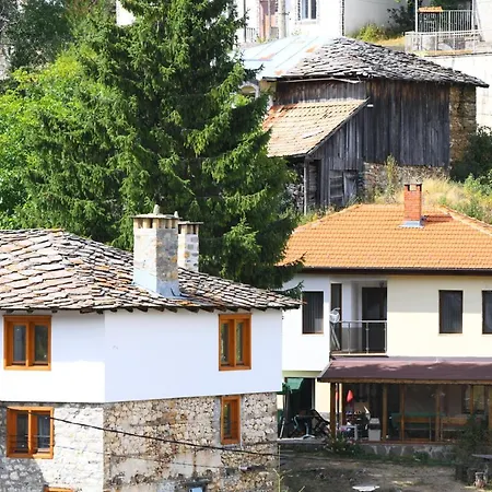 “ния” Szmoljan