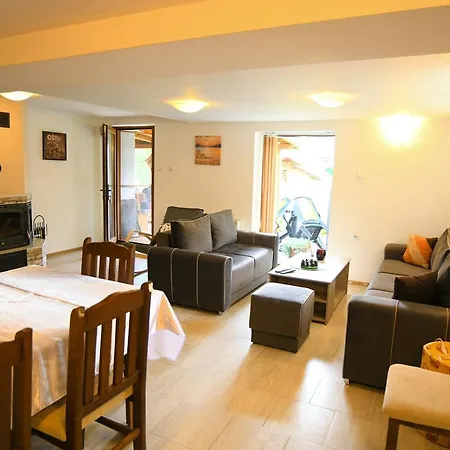 Case de vacanță “ния”